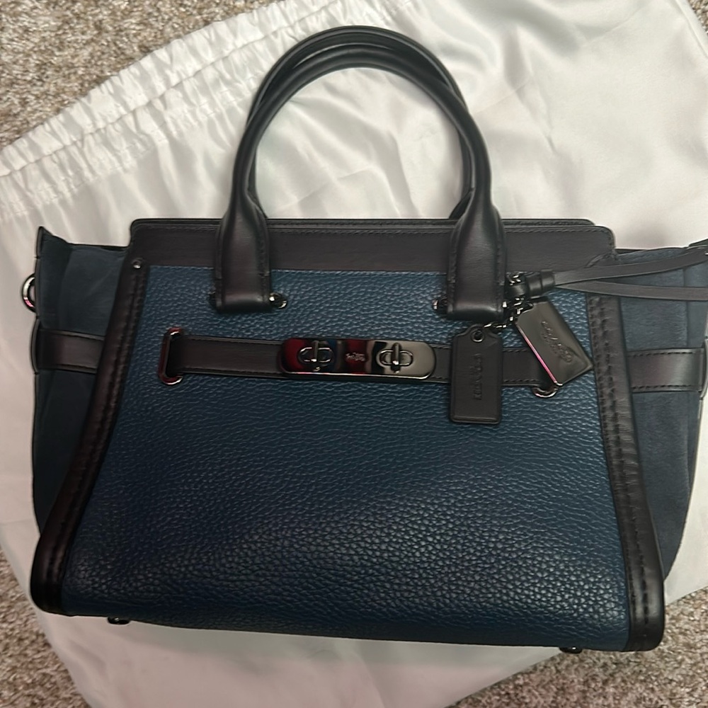 Rare Coach Swagger color block black leather & dark blue suede sides, crossbody - Picture 2 of 13